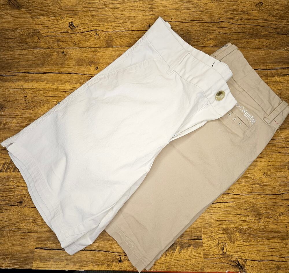 Columbia Bonehead 8in Stretch Flat Front Shorts White Tan 2 pair size 8 L